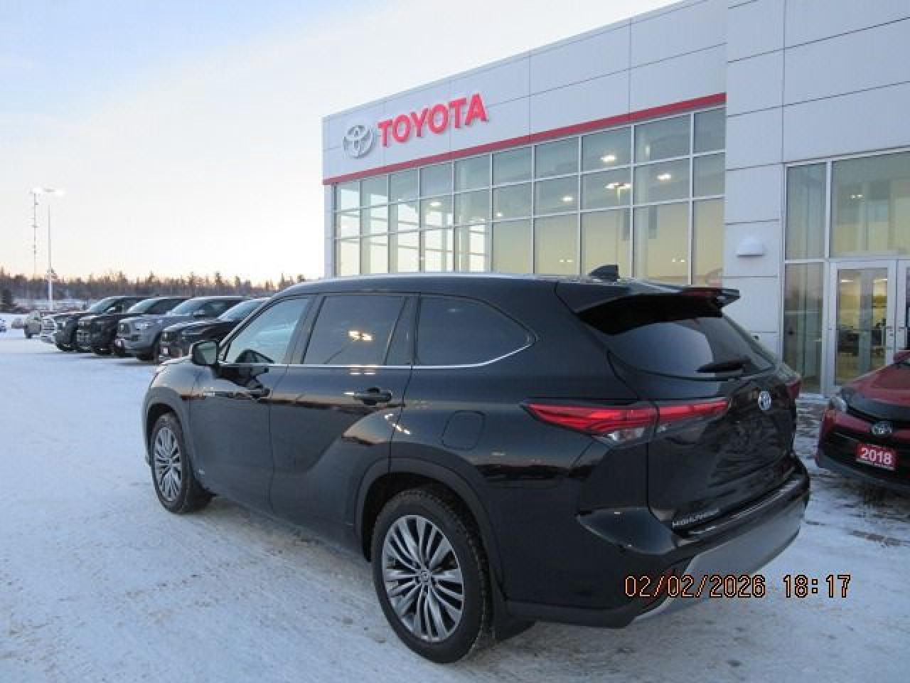 2021 Toyota Highlander Hybrid Limited Photo