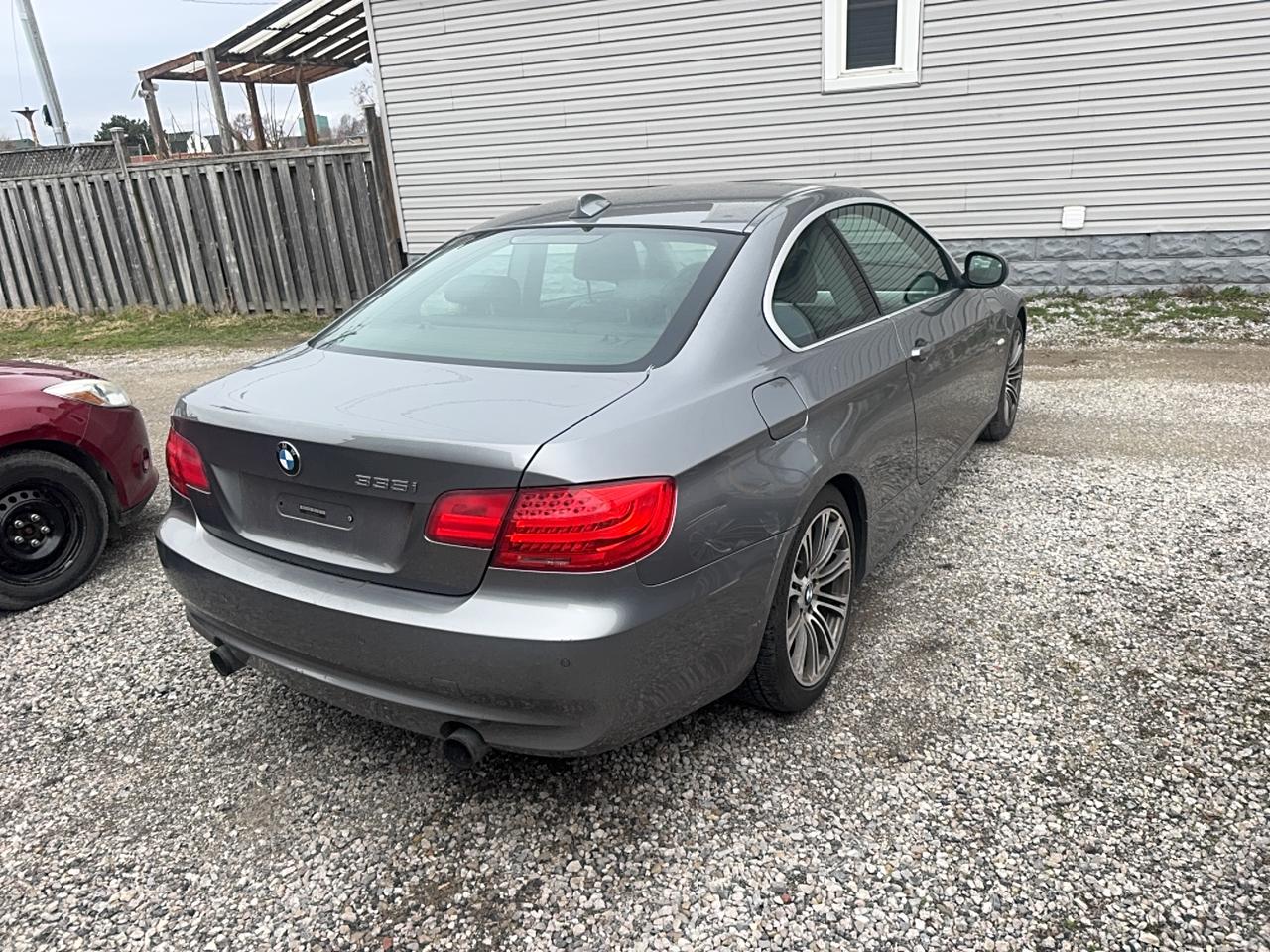 2011 BMW 3 Series 335i xDrive Photo2