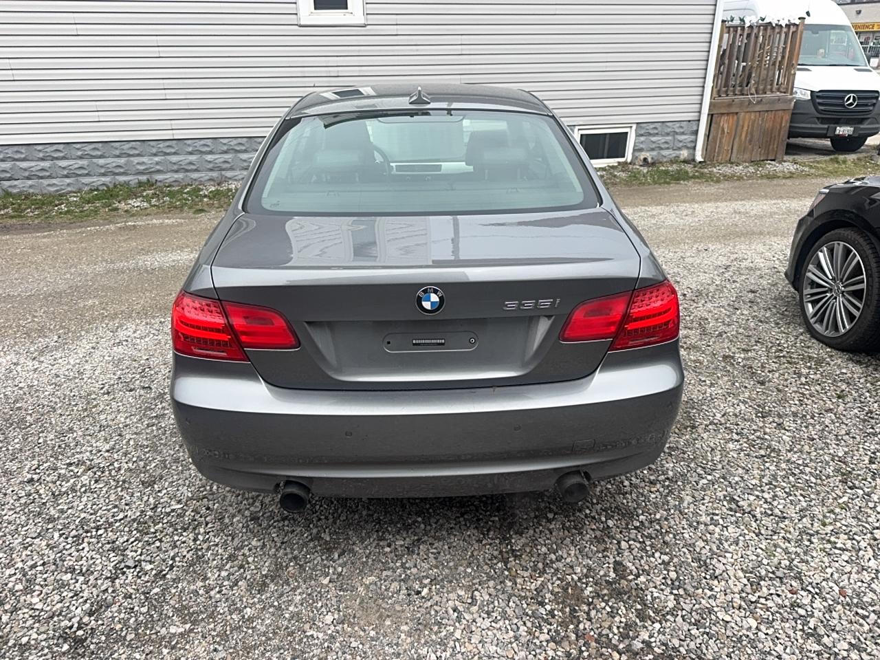 2011 BMW 3 Series 335i xDrive Photo3
