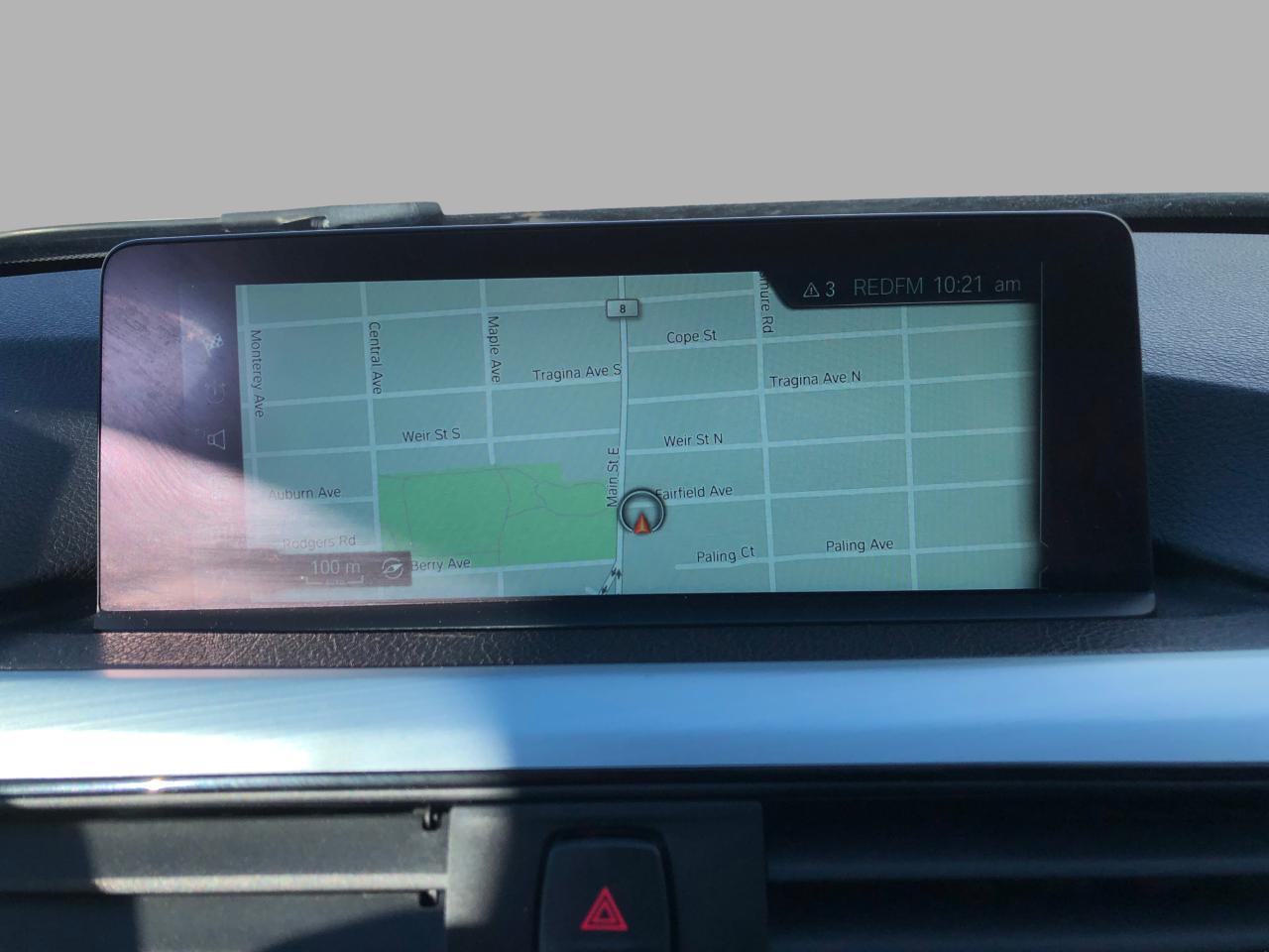 2017 BMW 3 Series 320i xDrive / NAV / H.SEATS / SUNROOF / MOONROOF Photo16