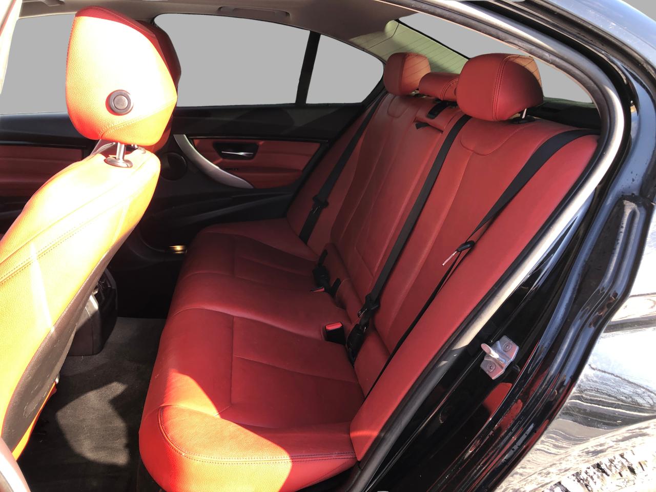 2017 BMW 3 Series 320i xDrive / NAV / H.SEATS / SUNROOF / MOONROOF Photo26