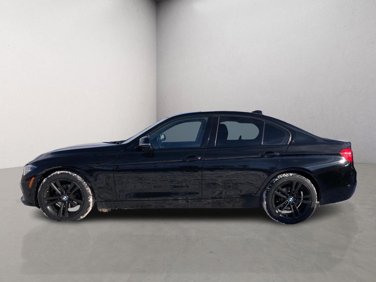 2017 BMW 3 Series 320i xDrive / NAV / H.SEATS / SUNROOF / MOONROOF Photo2