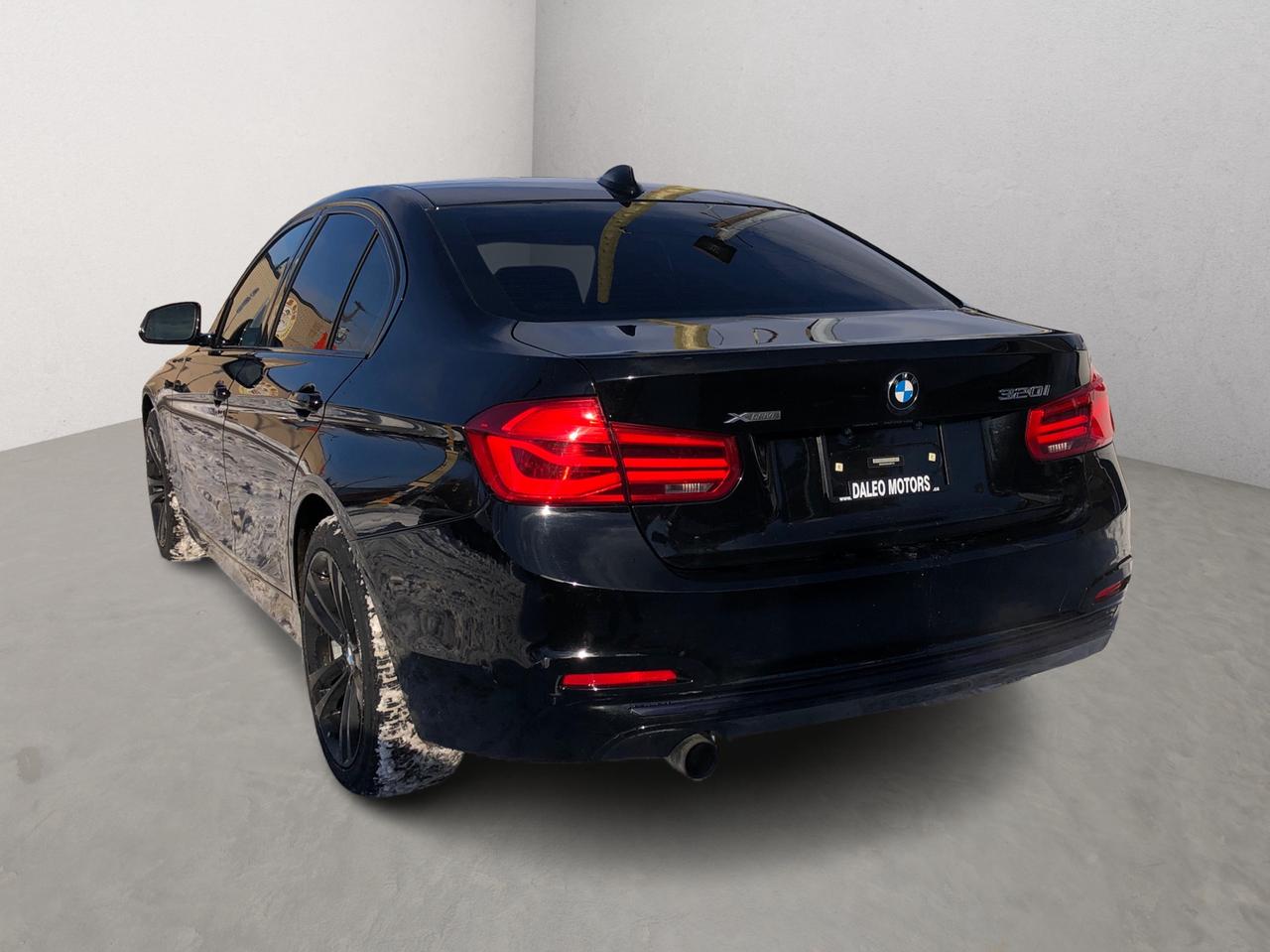 2017 BMW 3 Series 320i xDrive / NAV / H.SEATS / SUNROOF / MOONROOF Photo