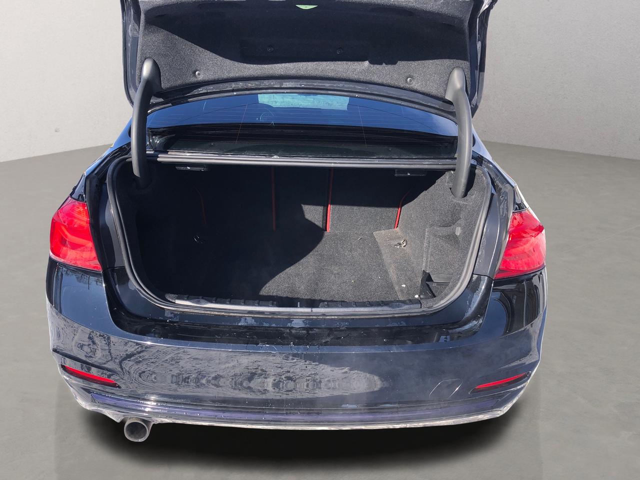 2017 BMW 3 Series 320i xDrive / NAV / H.SEATS / SUNROOF / MOONROOF Photo