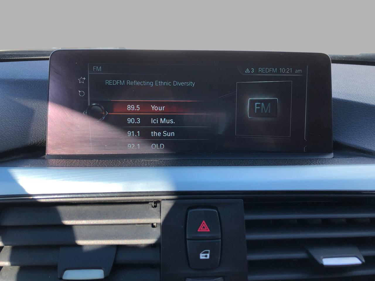 2017 BMW 3 Series 320i xDrive / NAV / H.SEATS / SUNROOF / MOONROOF Photo