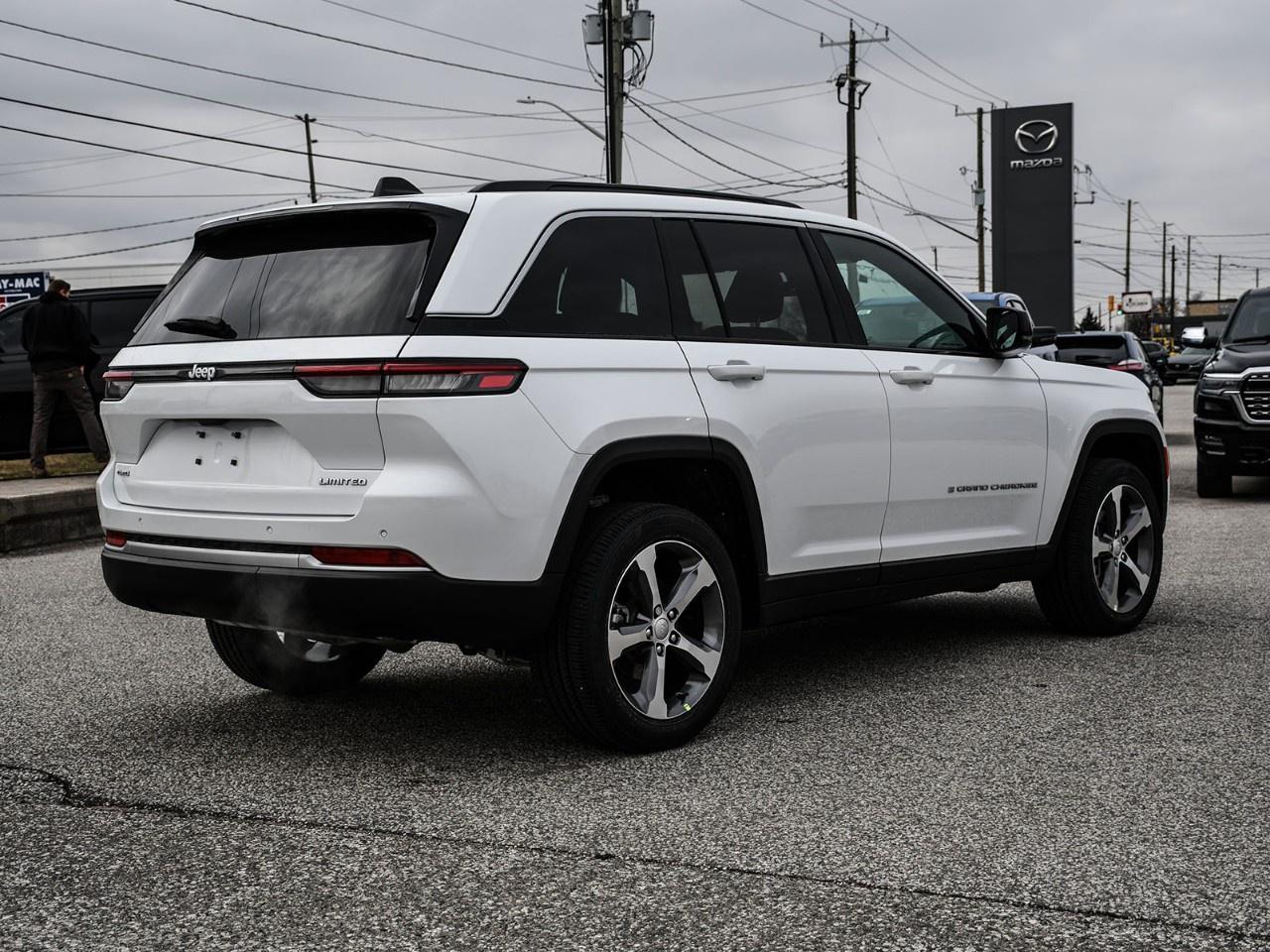 2026 Jeep Grand Cherokee  Photo3