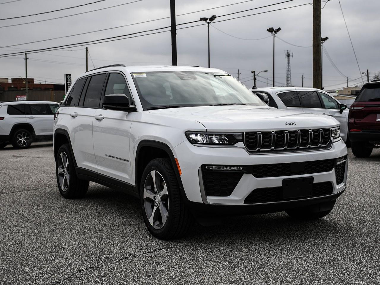 2026 Jeep Grand Cherokee  Photo4