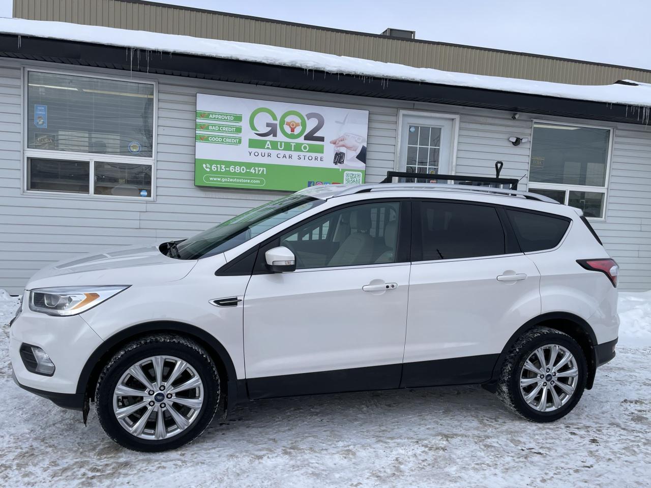 2017 Ford Escape Titanium Photo3