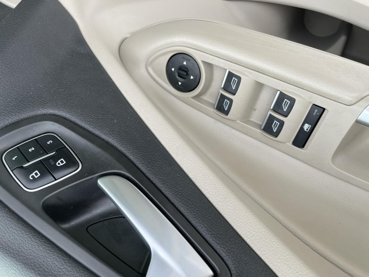 2017 Ford Escape Titanium Photo