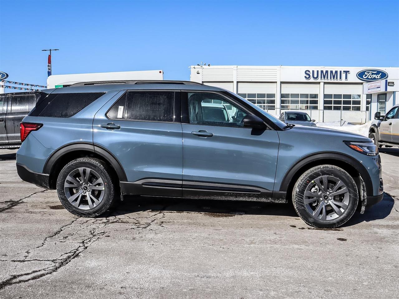 2026 Ford Explorer Active Photo3