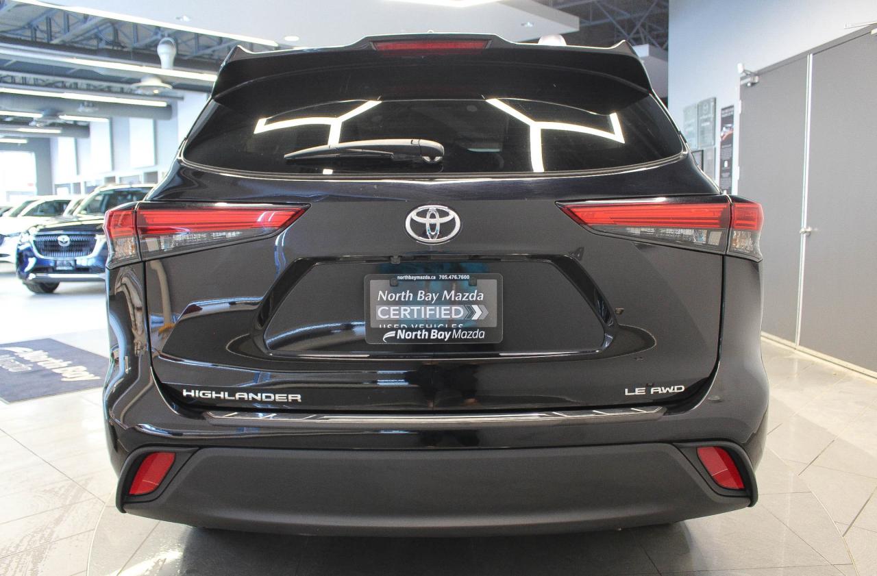 2023 Toyota Highlander 8 PASSENGER SEATS - HEATED FRONT SEATS - APPLE CARPLAY AND ANDROID AUTO Photo