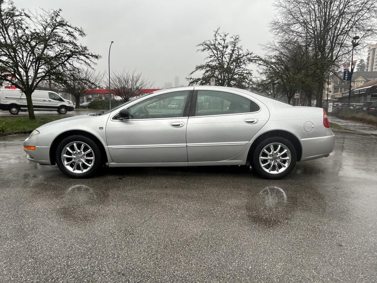 2003 Chrysler 300M  - Photo #2