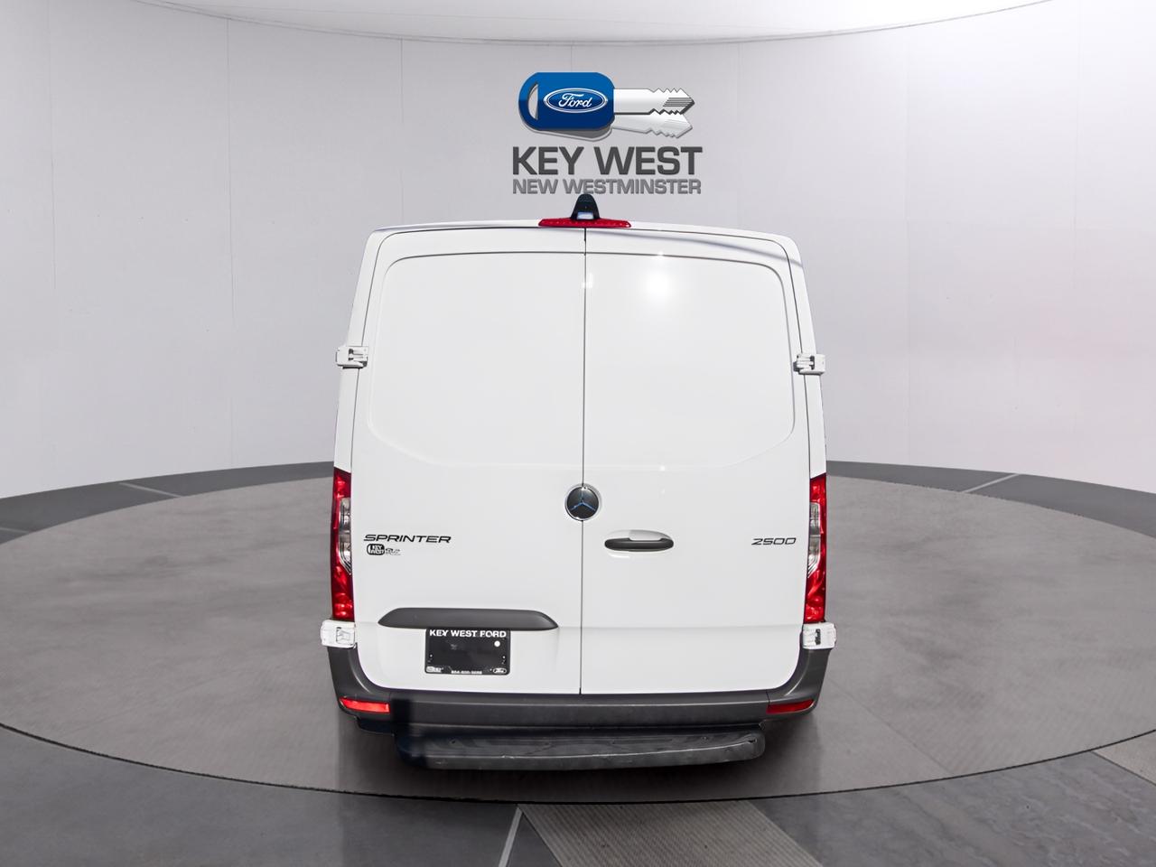 2024 Mercedes-Benz Sprinter 2500 Standard Roof I4 Diesel HO 144" Photo3
