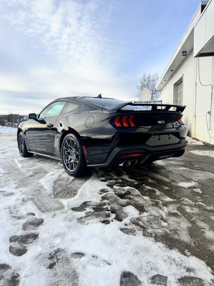 2026 Ford Mustang GT Premium Photo2