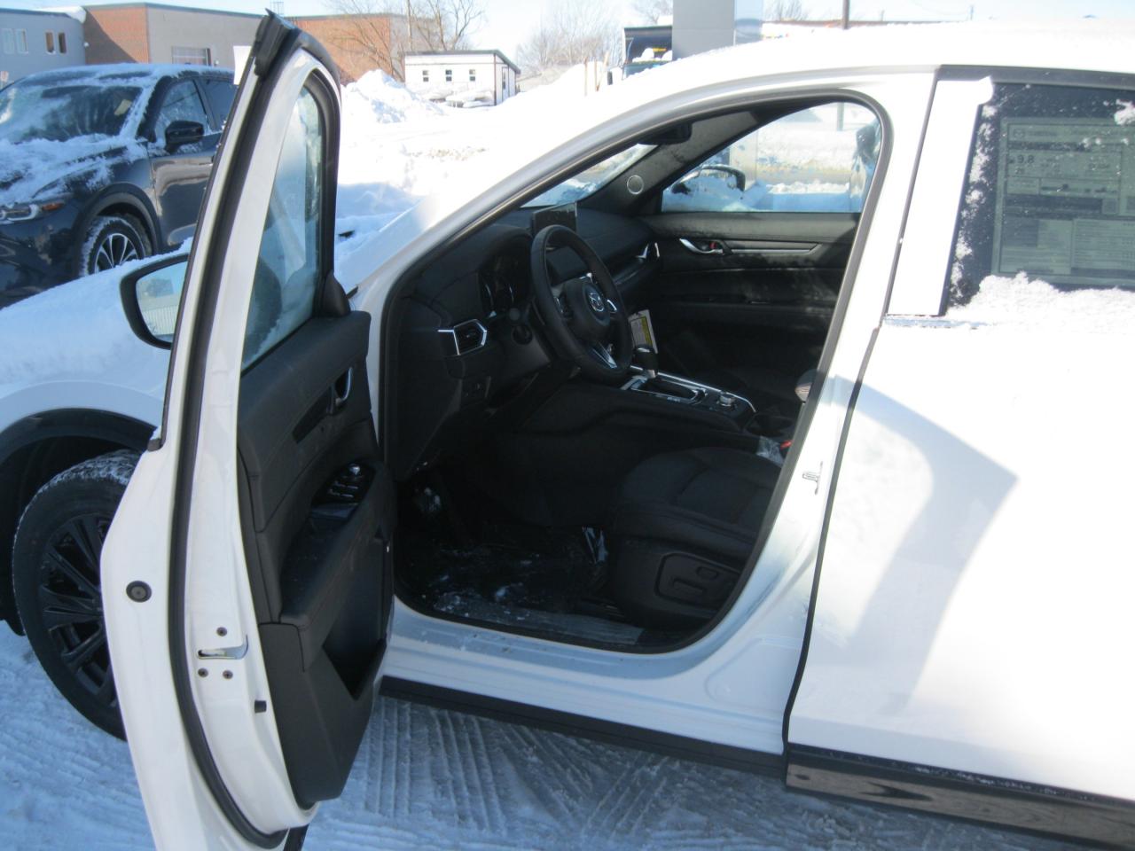 2025 Mazda CX-5 Sport Design 4dr i-ACTIV All-Wheel Drive Sport Utility Photo4