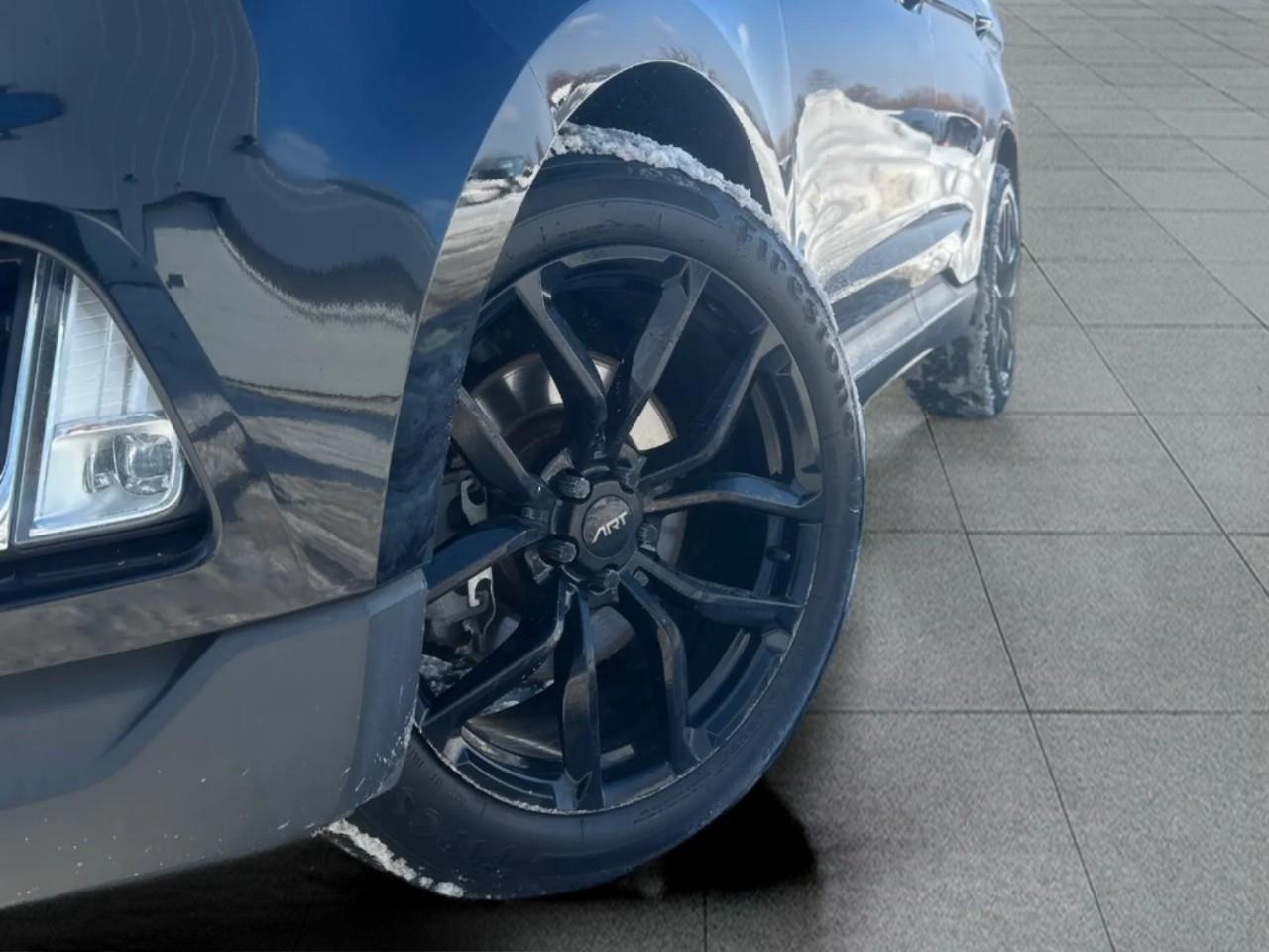 2019 Ford Edge TITANIUM 4DR ALL-WHEEL DRIVE Photo