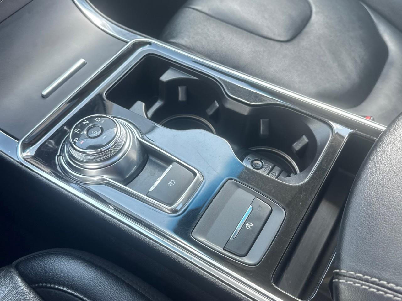 2019 Ford Edge TITANIUM 4DR ALL-WHEEL DRIVE Photo