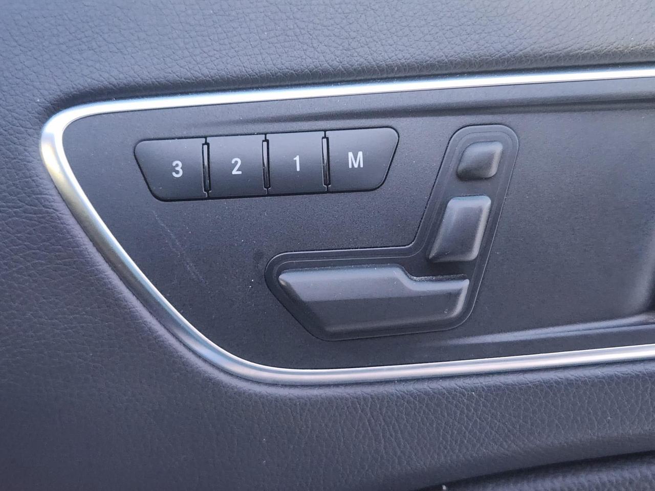 2017 Mercedes-Benz GLA 250 Base GLA 250 4dr All-Wheel Drive 4MATIC Photo