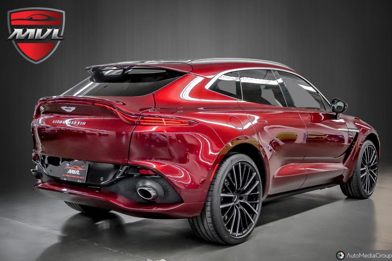 2022 Aston Martin DBX  Photo