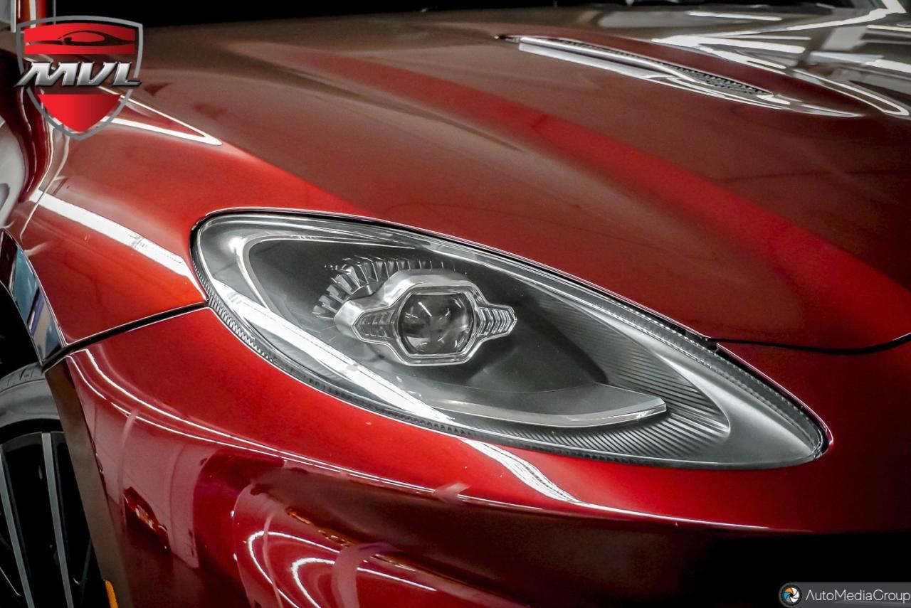 2022 Aston Martin DBX  Photo