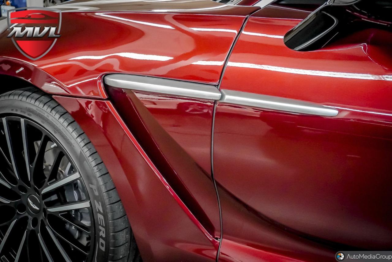 2022 Aston Martin DBX  Photo