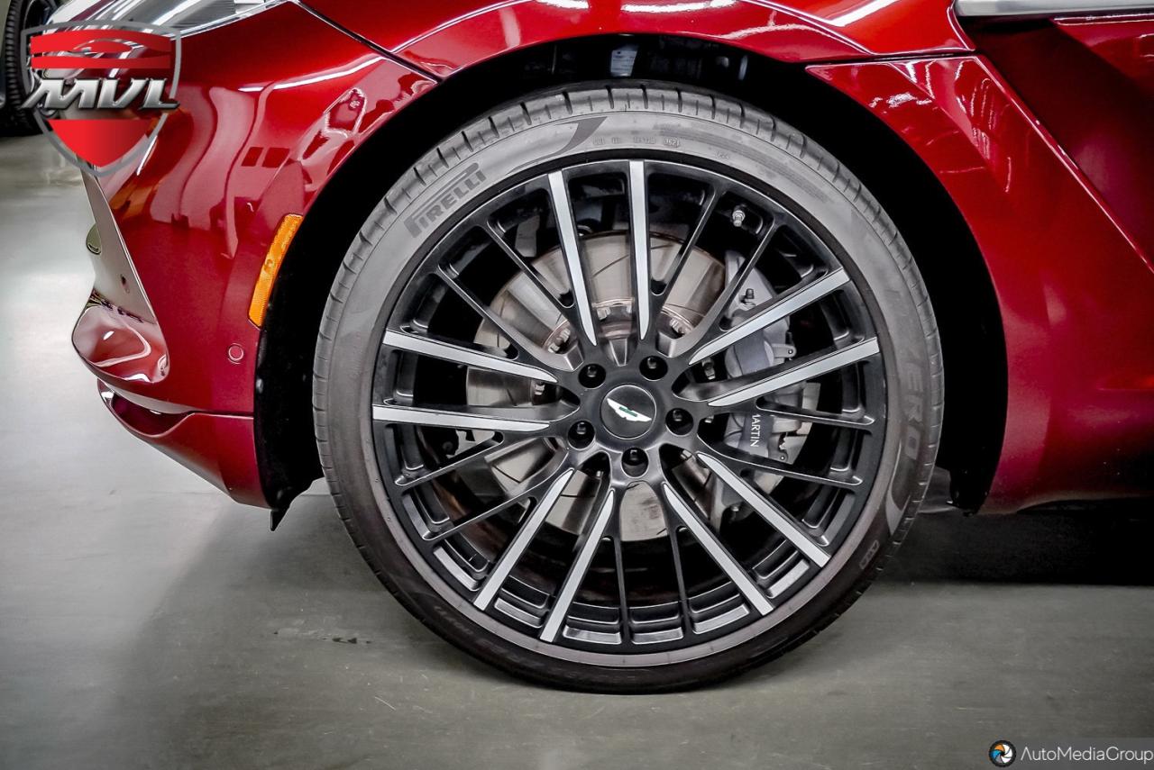 2022 Aston Martin DBX  Photo