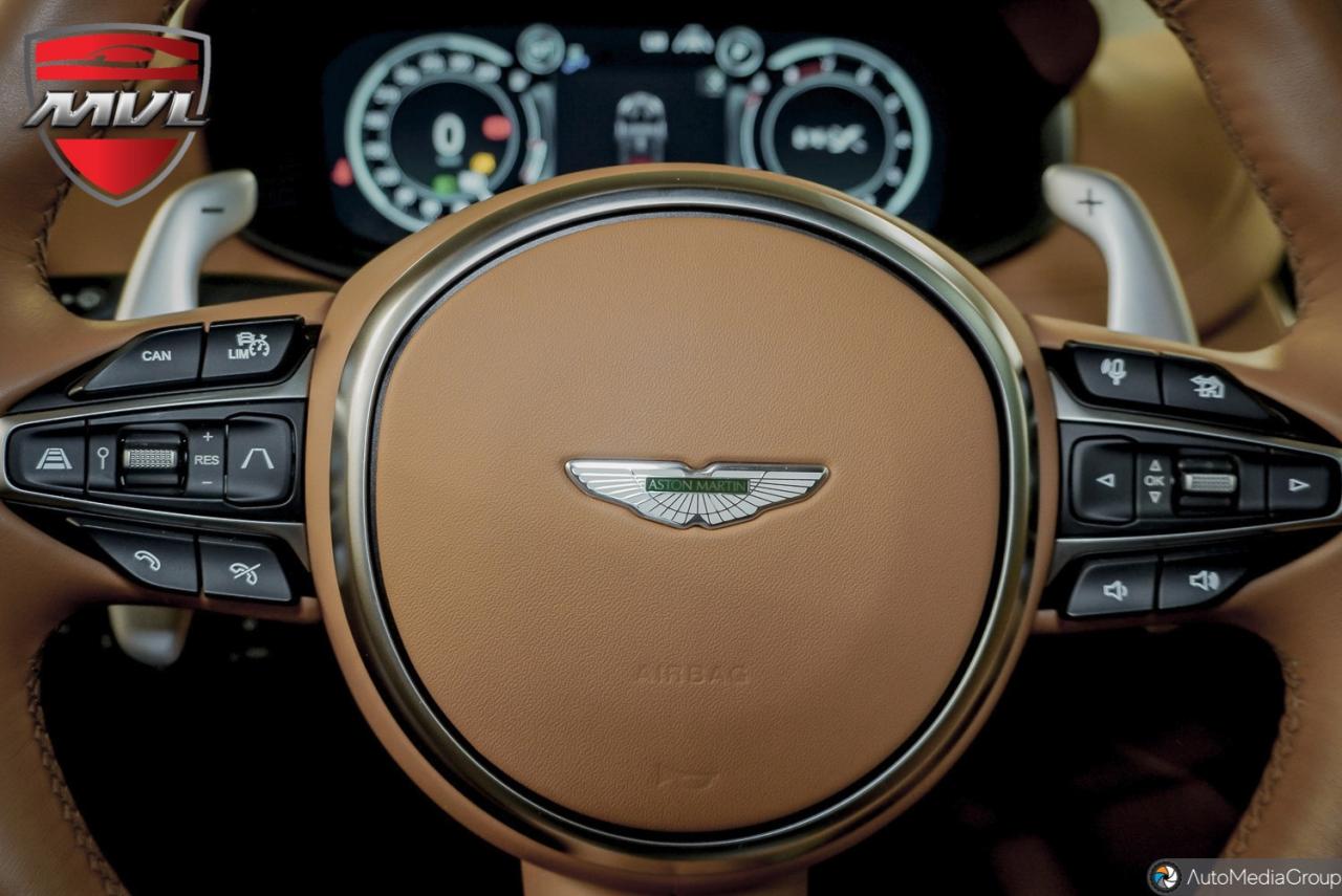 2022 Aston Martin DBX  Photo