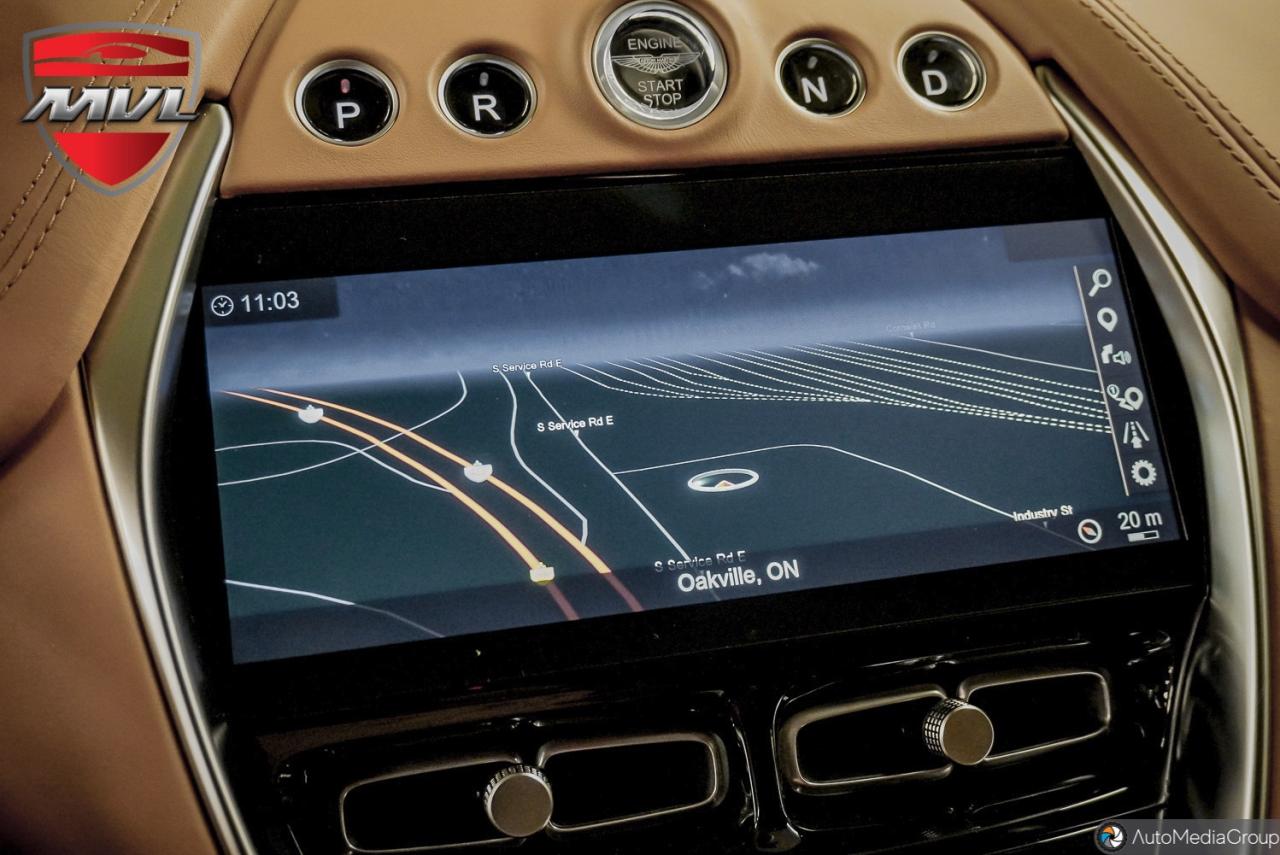 2022 Aston Martin DBX  Photo