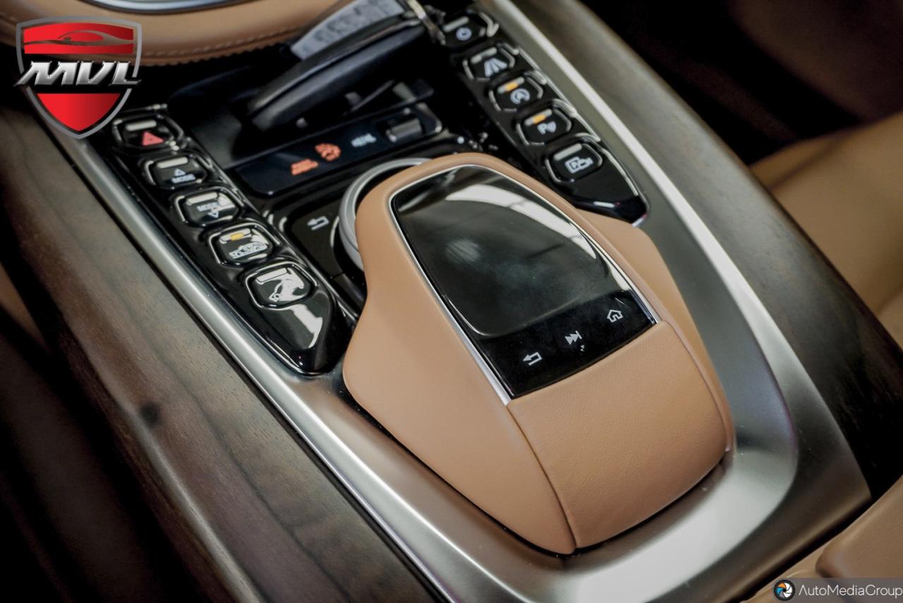 2022 Aston Martin DBX  Photo