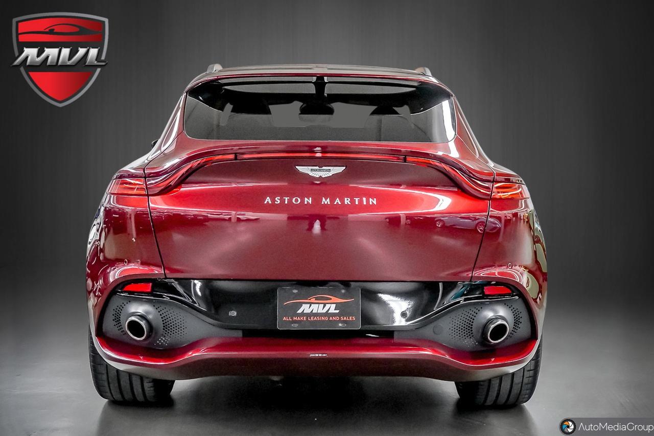 2022 Aston Martin DBX  Photo
