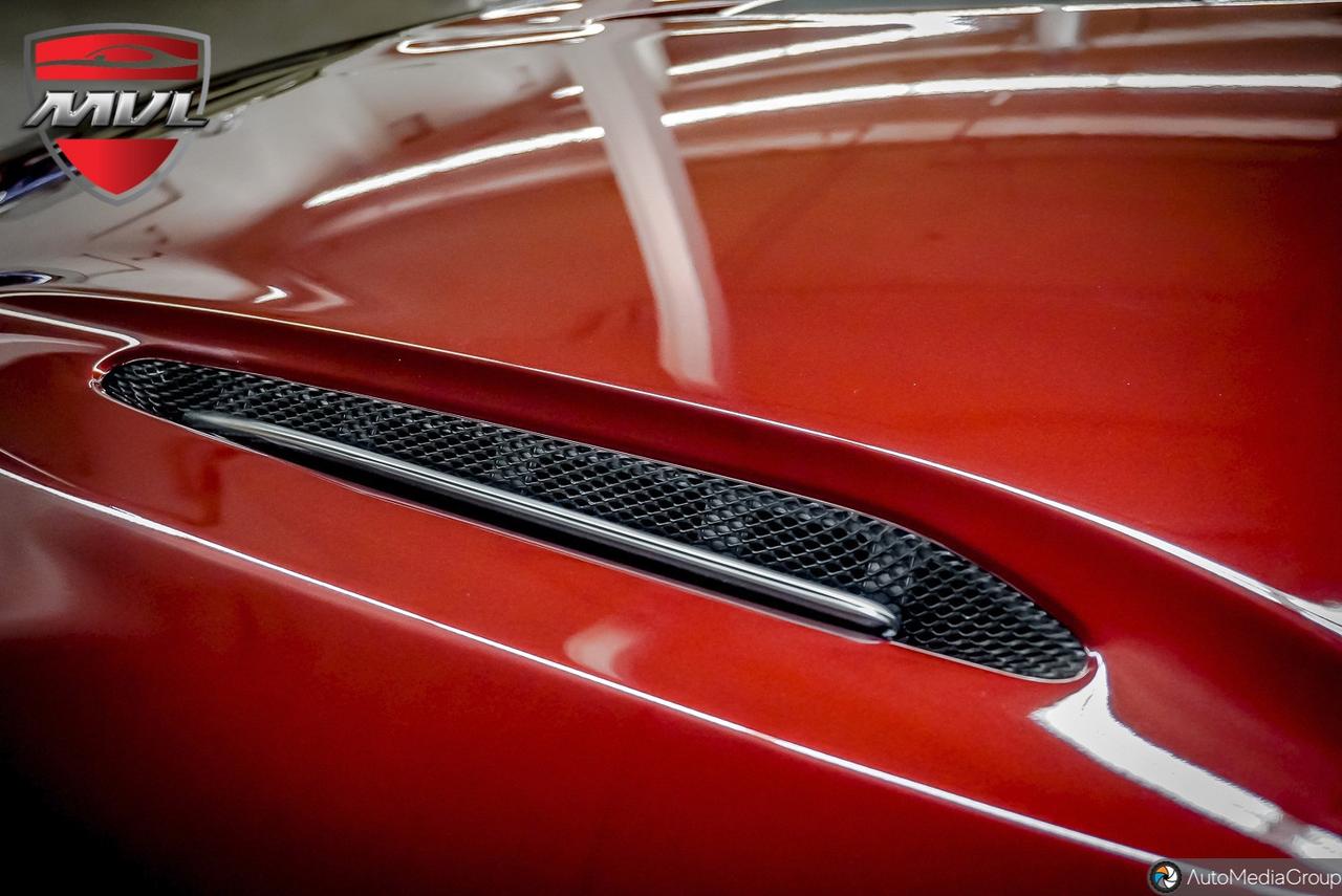 2022 Aston Martin DBX  Photo