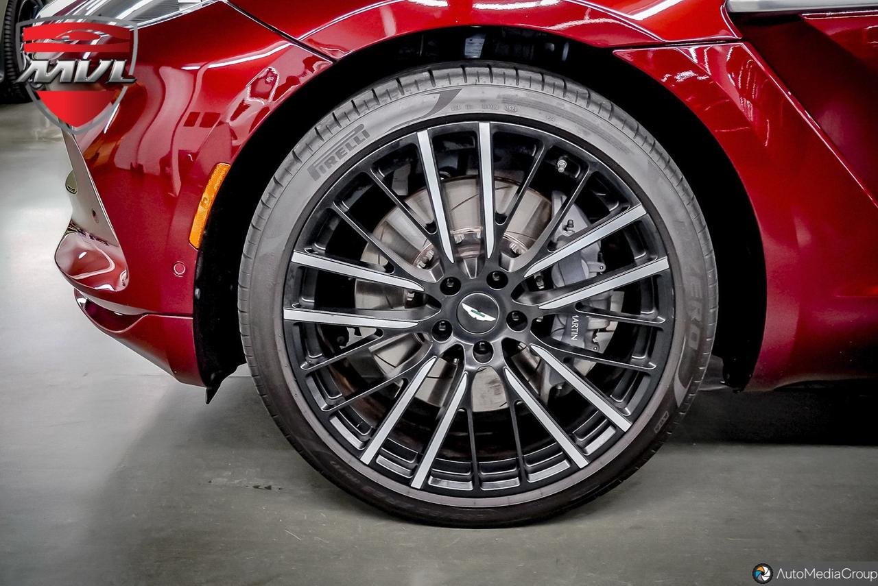 2022 Aston Martin DBX  Photo