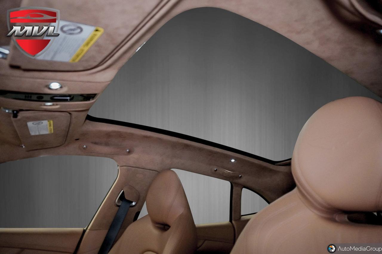 2022 Aston Martin DBX  Photo