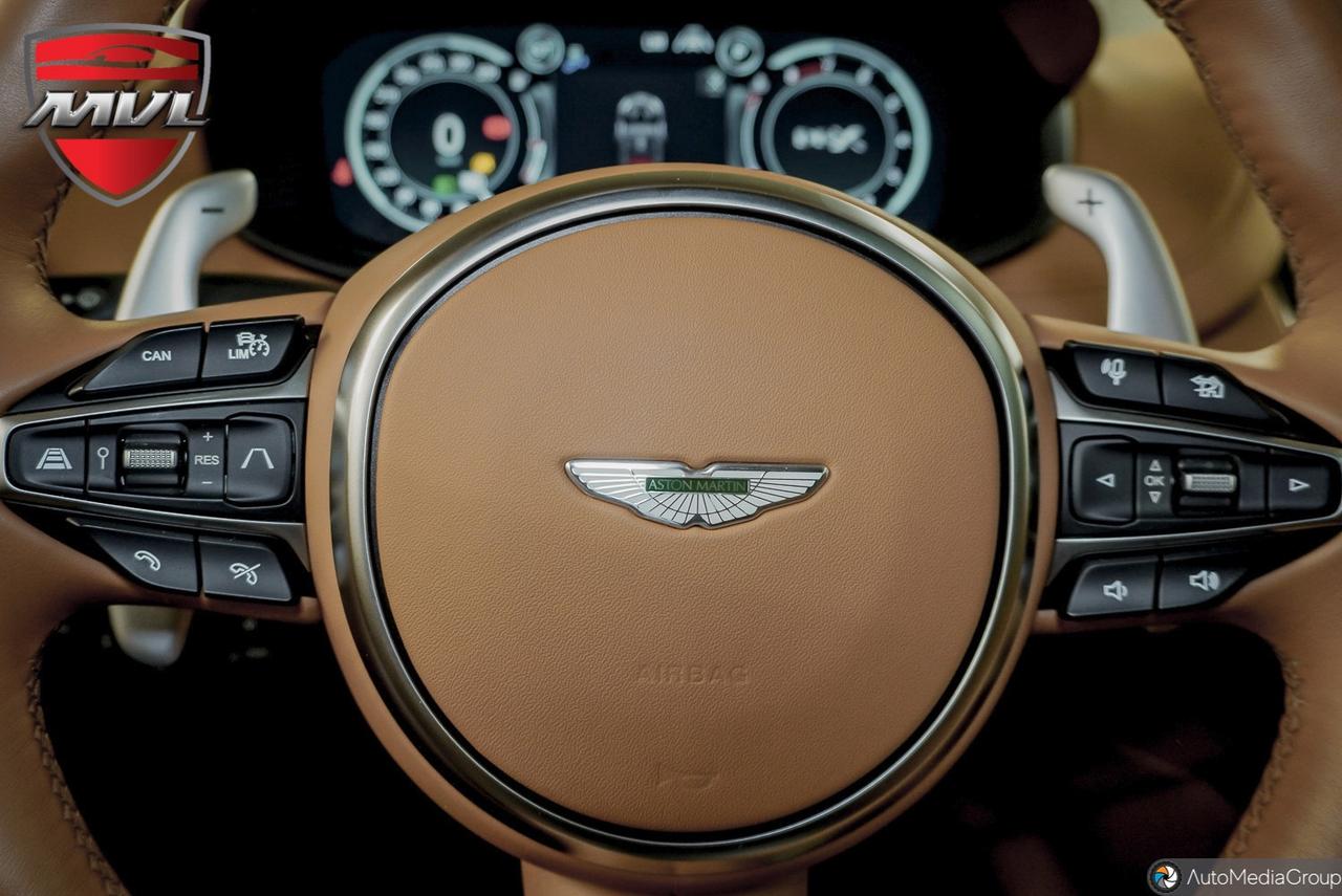 2022 Aston Martin DBX  Photo