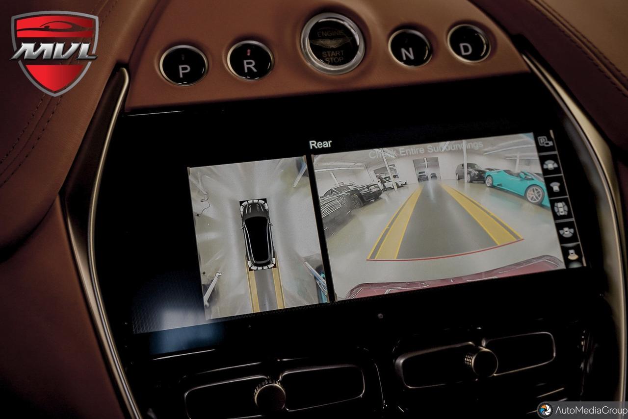 2022 Aston Martin DBX  Photo