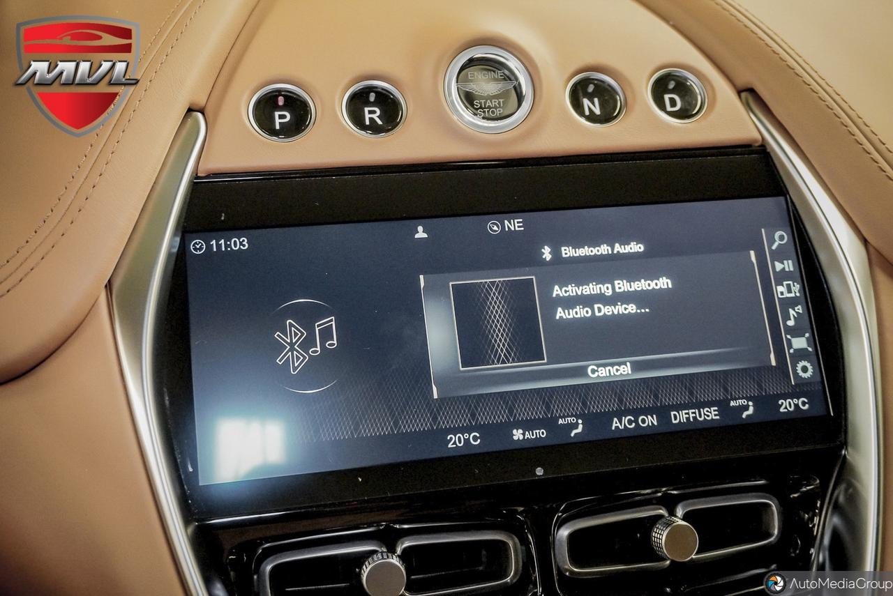 2022 Aston Martin DBX  Photo