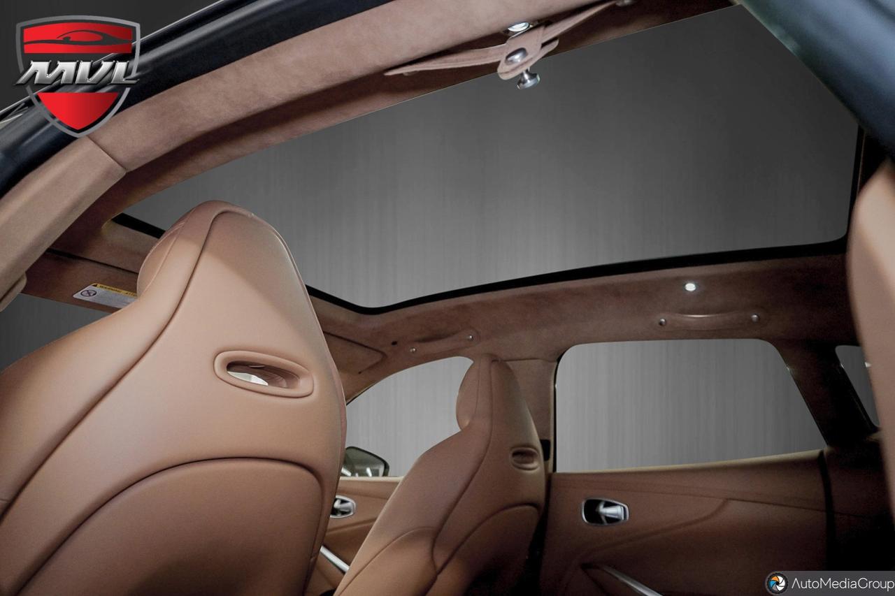 2022 Aston Martin DBX  Photo