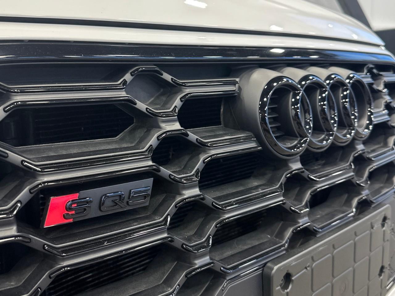 2022 Audi SQ5 3.0T Progressiv 4dr All-Wheel Drive quattro Sport Utility Photo