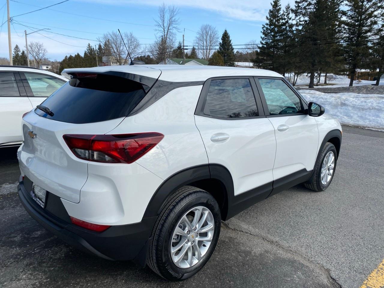 2026 Chevrolet TrailBlazer AWD 4dr LS Photo3
