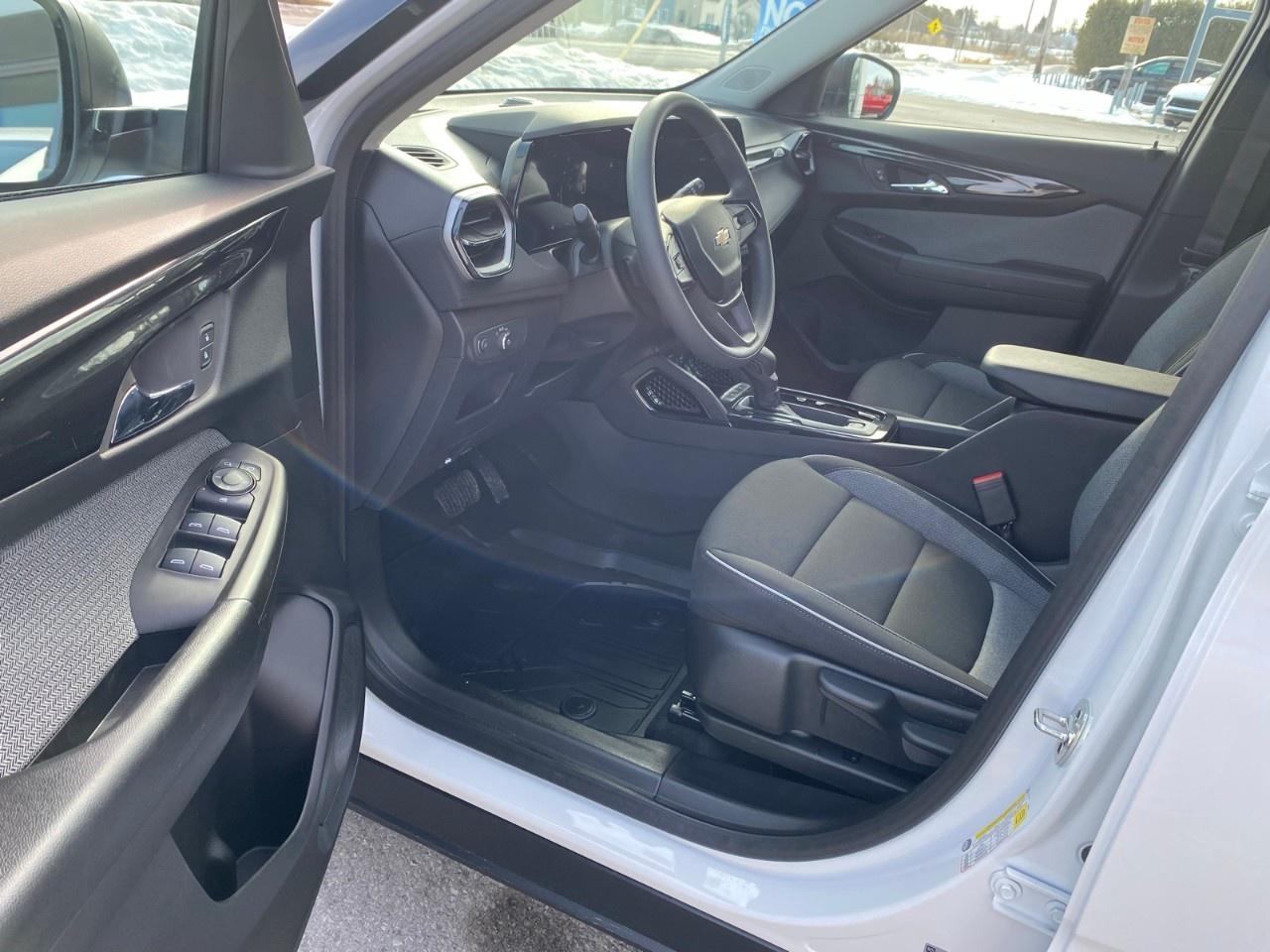 2026 Chevrolet TrailBlazer AWD 4dr LS Photo