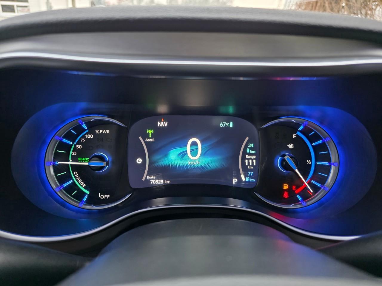 2022 Chrysler Pacifica Hybrid Limited Passenger Van Photo