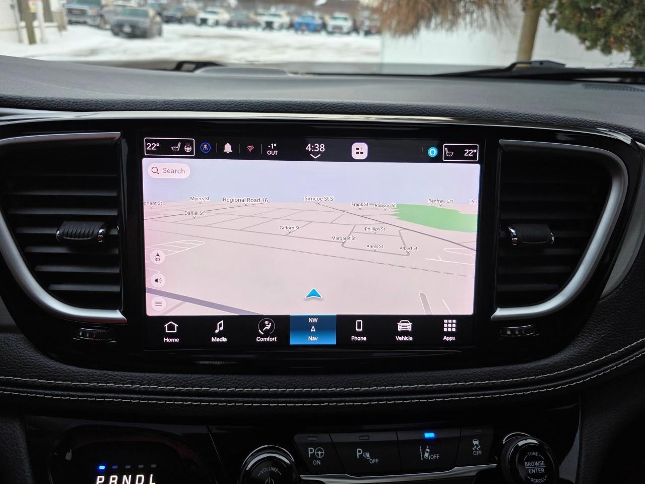 2022 Chrysler Pacifica Hybrid Limited Passenger Van Photo