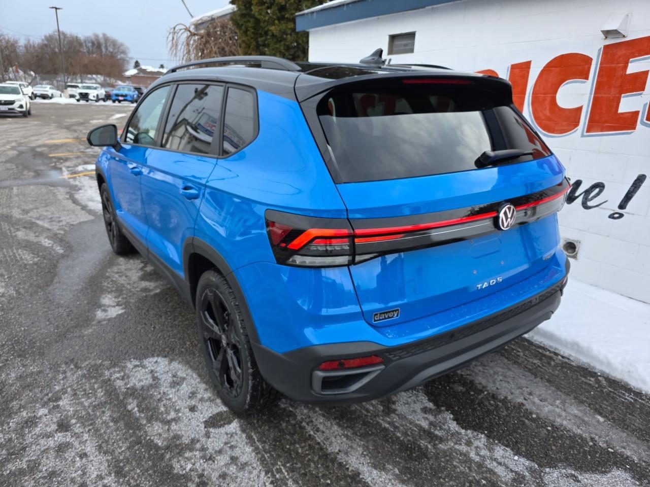 2025 Volkswagen Taos Comfortline Black Edition 4dr All-Wheel Drive 4MOTION Photo