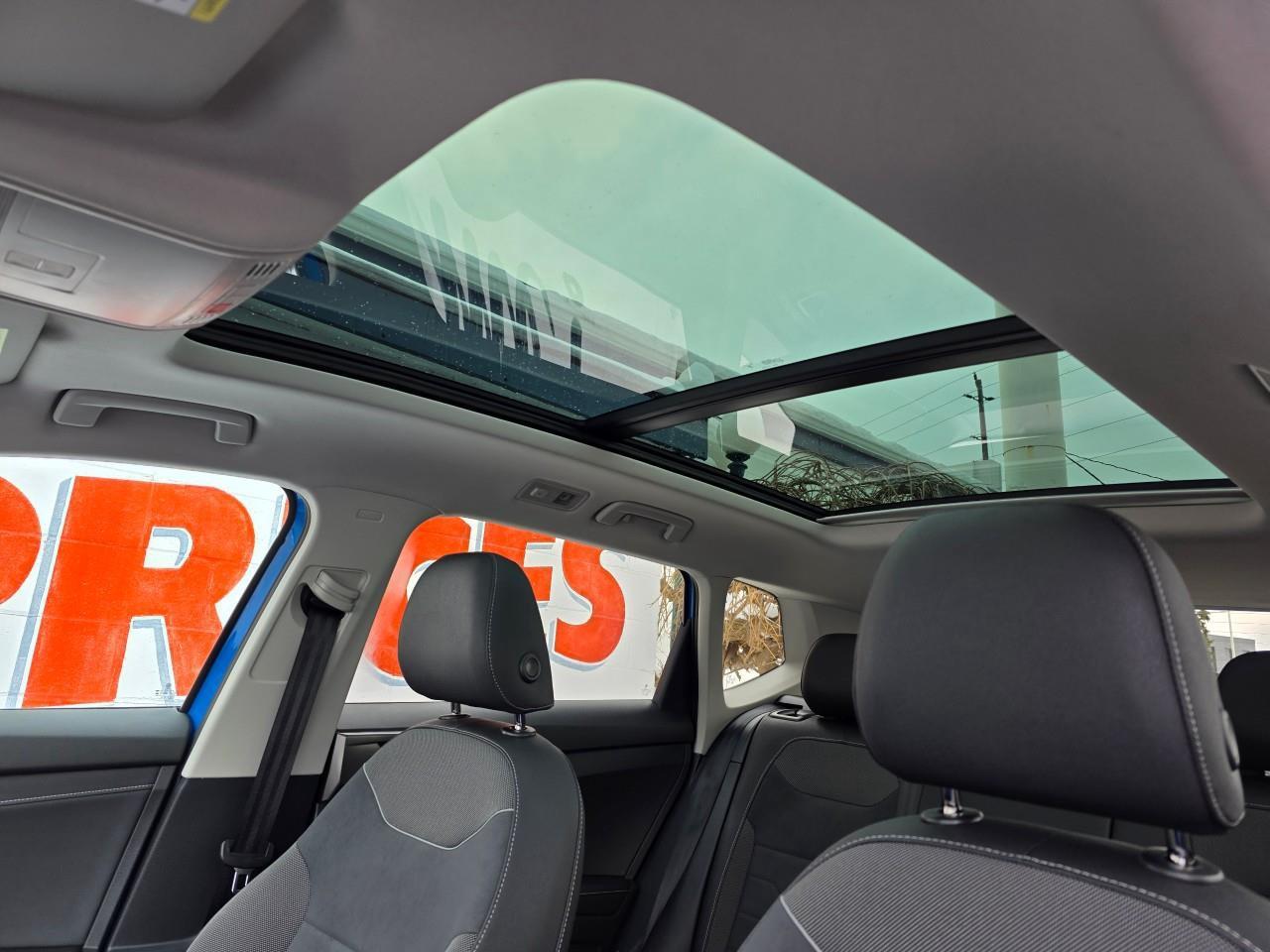 2025 Volkswagen Taos Comfortline Black Edition 4dr All-Wheel Drive 4MOTION Photo