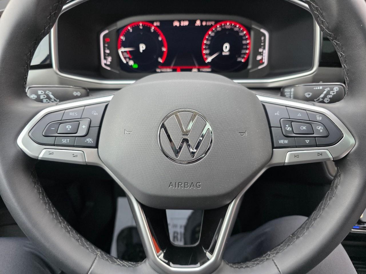 2025 Volkswagen Taos Comfortline Black Edition 4dr All-Wheel Drive 4MOTION Photo