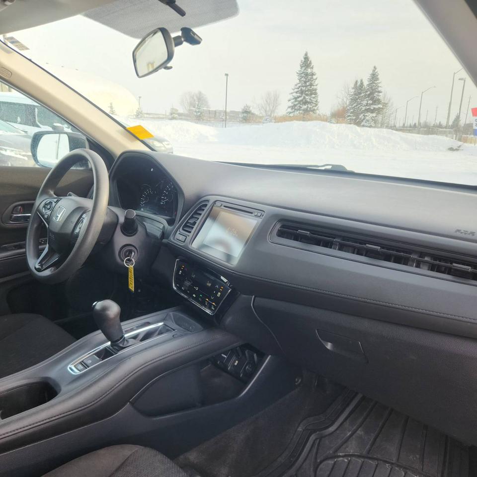 2020 Nissan Kicks S (CVT) 4dr Front-Wheel Drive Photo