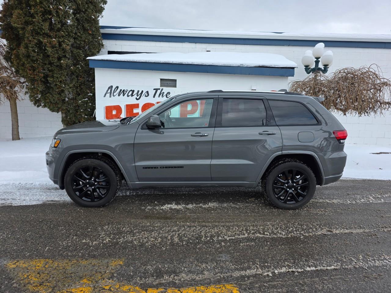 2019 Jeep Grand Cherokee Laredo 4dr 4x4 Photo4