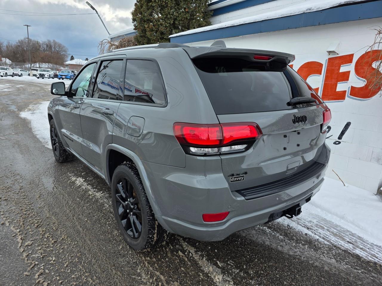 2019 Jeep Grand Cherokee Laredo 4dr 4x4 Photo