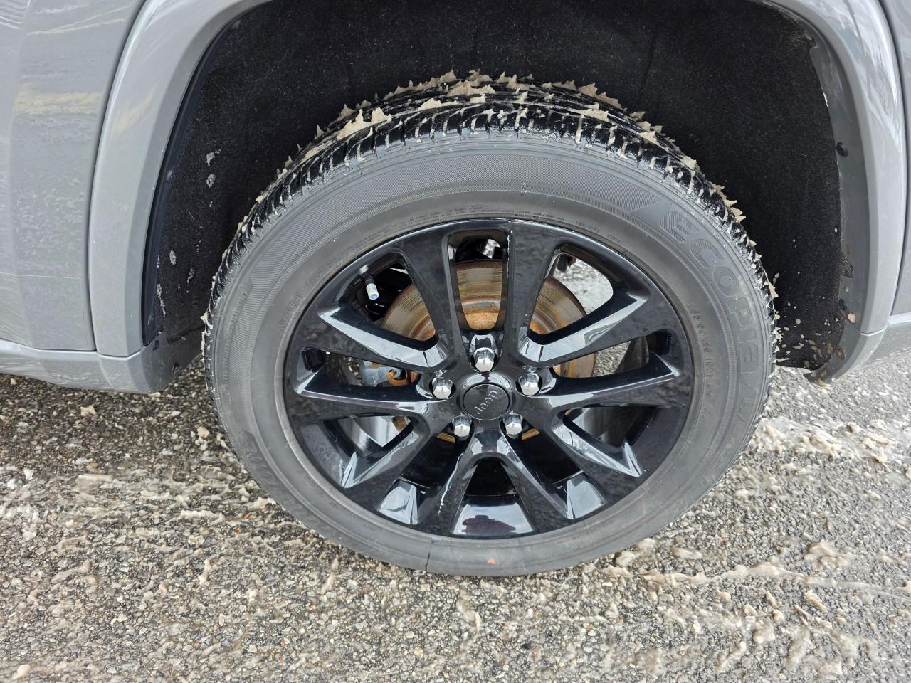 2019 Jeep Grand Cherokee Laredo 4dr 4x4 Photo