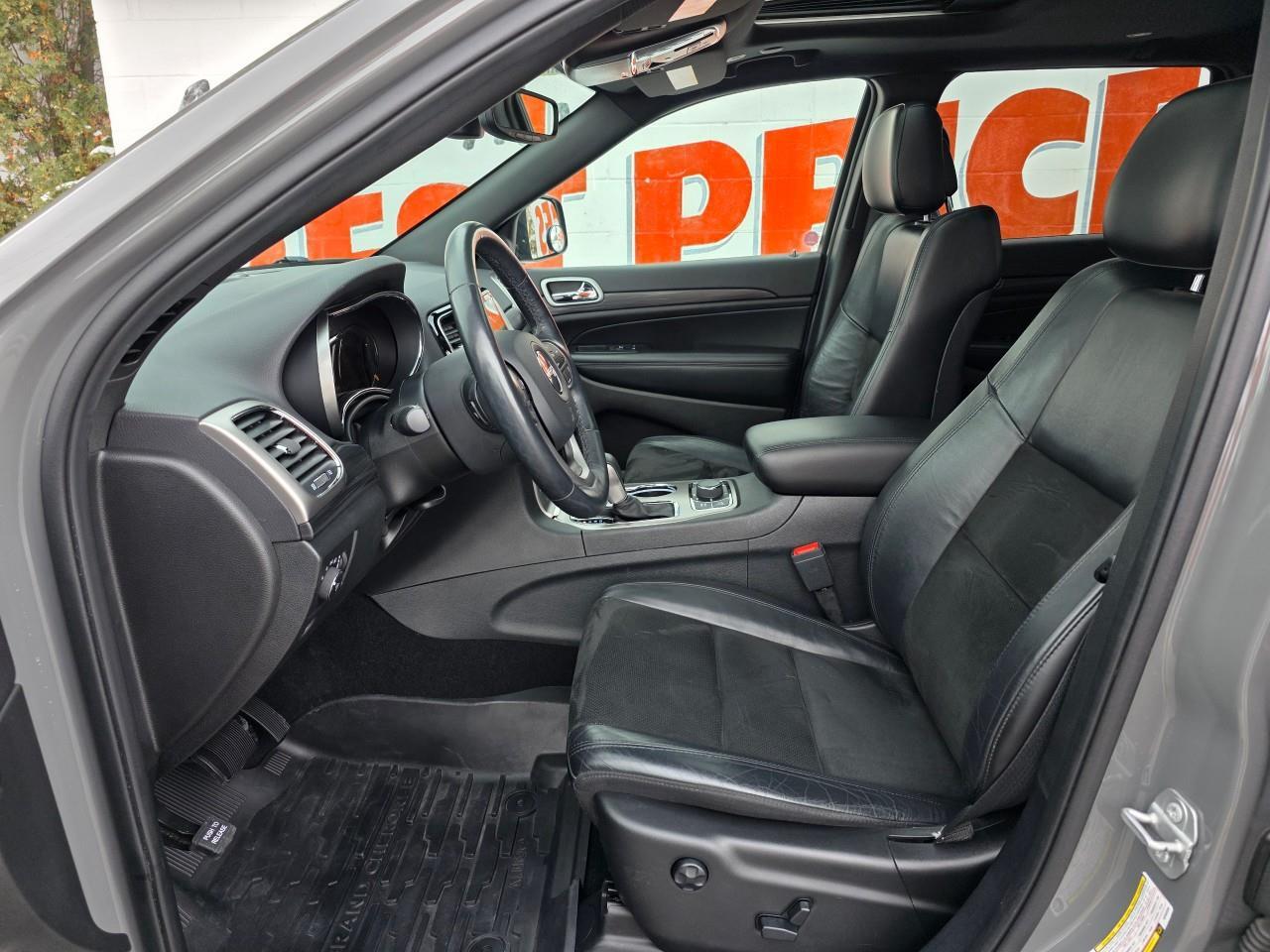 2019 Jeep Grand Cherokee Laredo 4dr 4x4 Photo